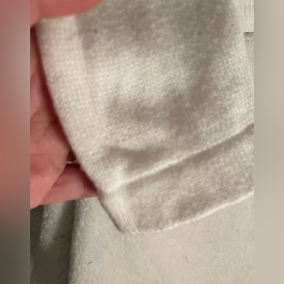 White House Black Market White Sweater Size Medium - Picture 5 of 9